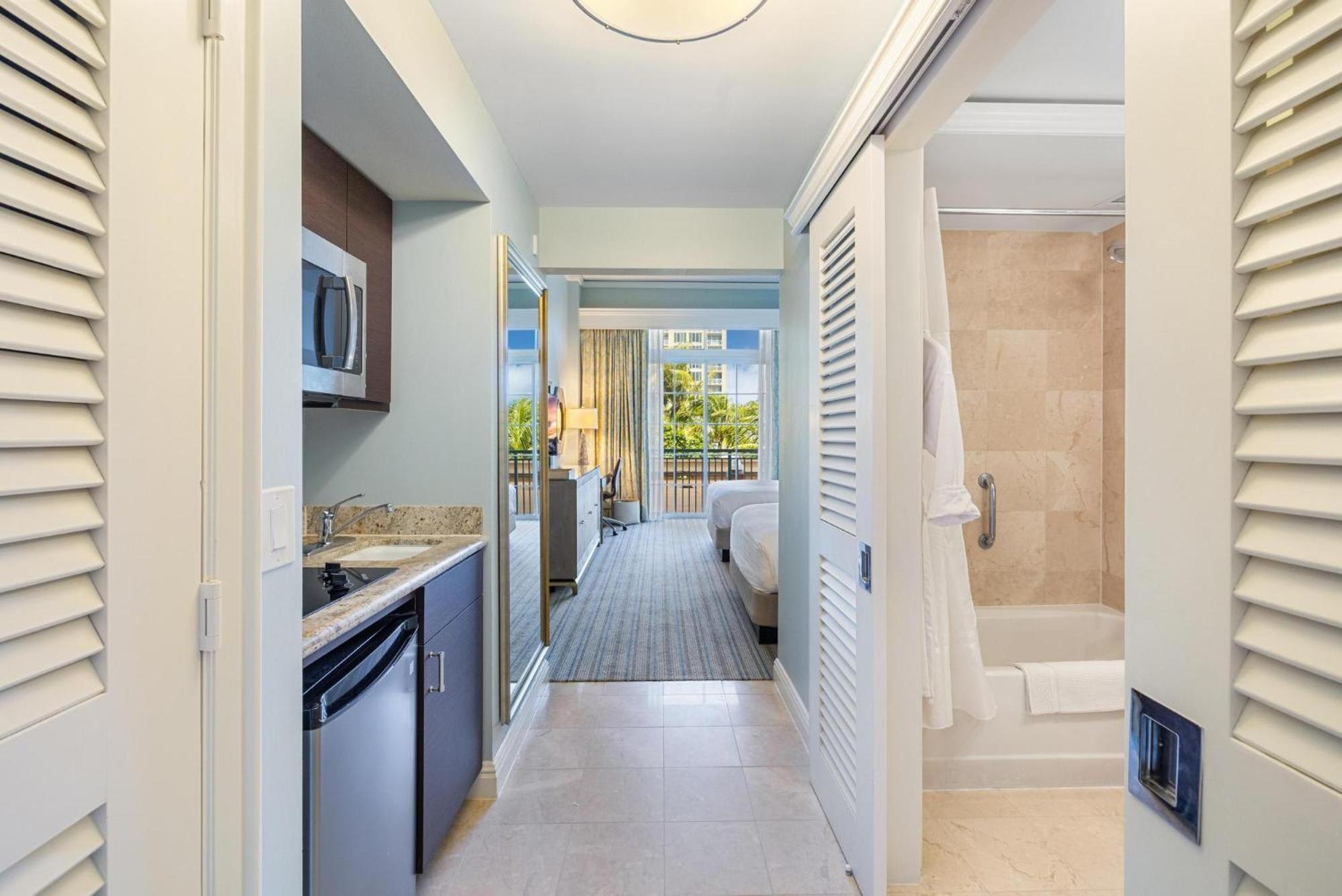 Charming 5 Star Condo Unit Situated At Ritz Carlton-Key Biscayne Miami Buitenkant foto